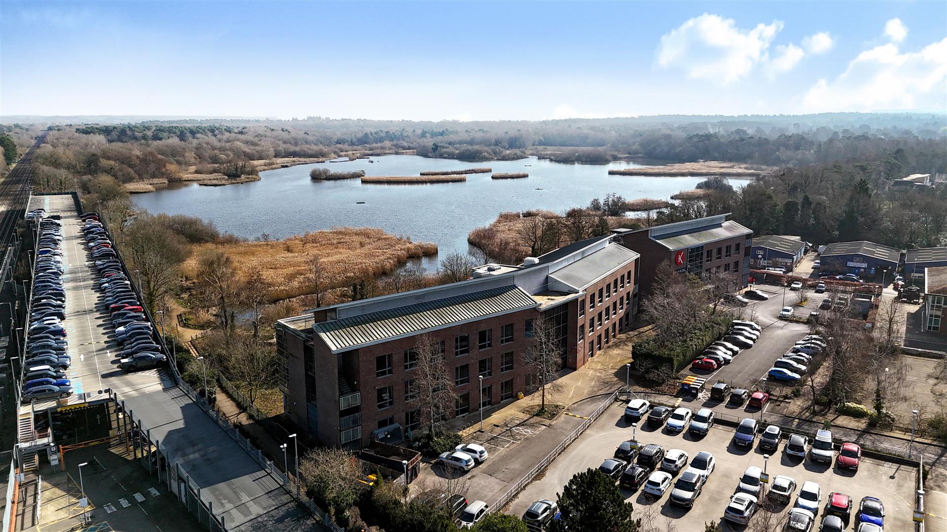 Roop House Waterfront, Fleet